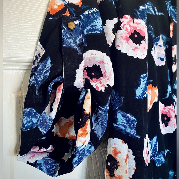 Twik Floral Blouse - size Small - Picture 2 of 3